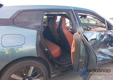 2023 BMW Ix xDrive50 z USA, uszkodzony, nr VIN WB523CF04PCM41160